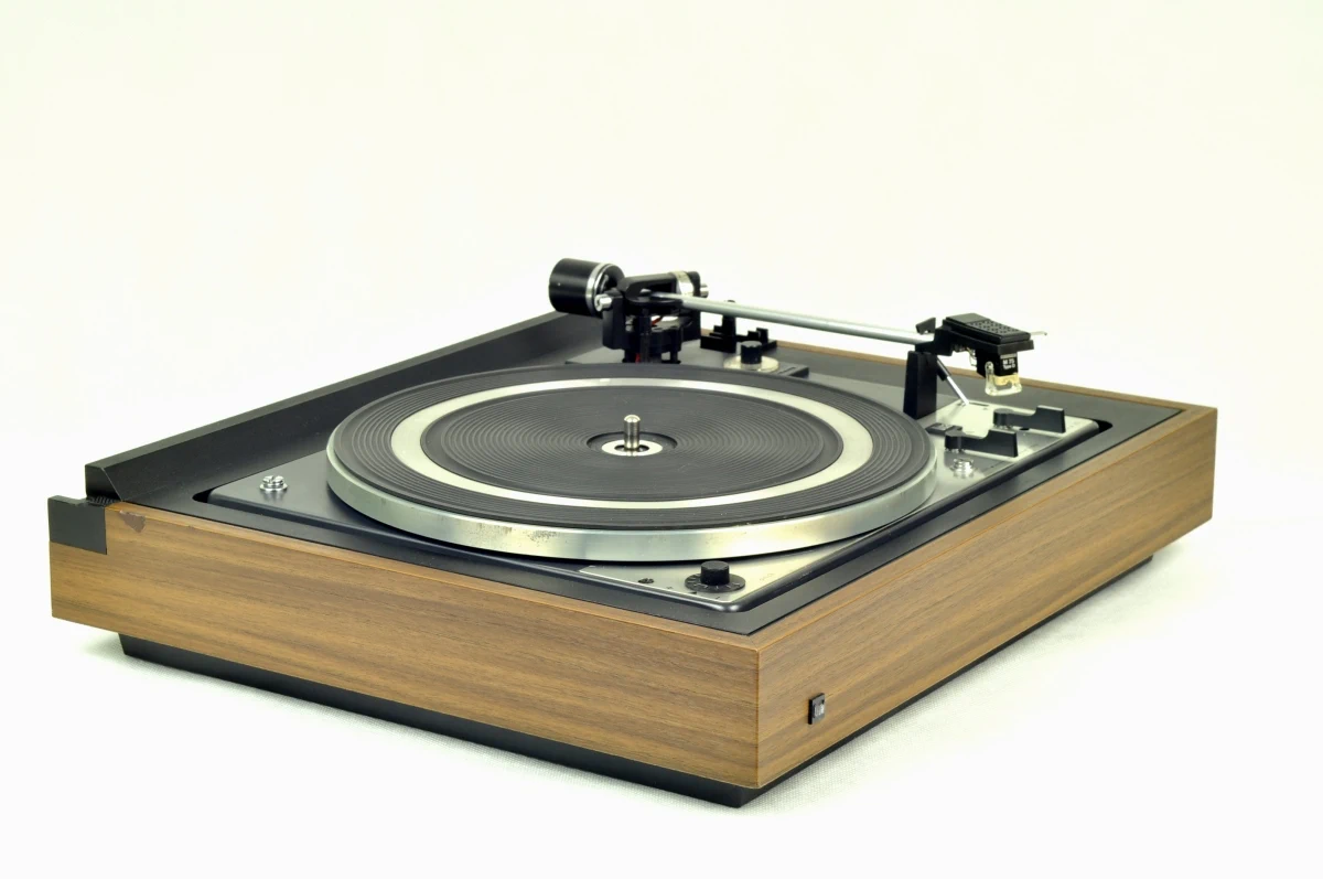 Gramofon Dual 1226